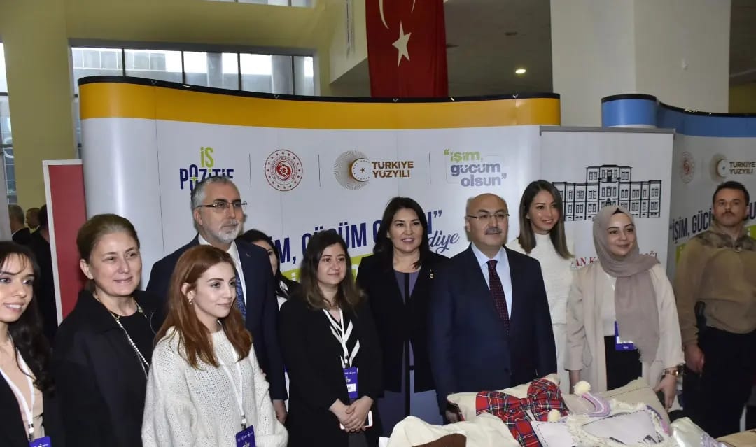 Çalışma ve Sosyal Güvenlik Bakanı Prof. Dr. Vedat Işıkhan ve Adana Valimiz Sn. Yavuz Selim Köşger'in katılımlarıyla düzenlenen Milli Mudafaadan Milli Kalkınmaya Programına katılım sağladık